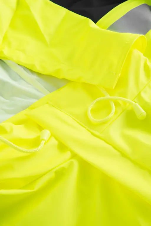 Dettaglio zip nascosta e polsini regolabili su giacca HV ignifuga – PWSTORE