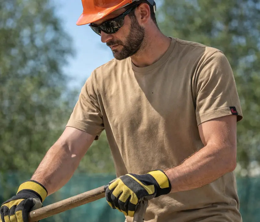 T-shirt da lavoro uomo per attività all’aperto e giornate calde