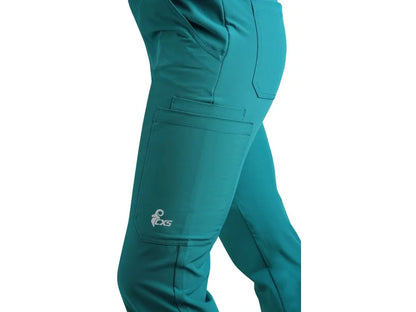 Dettaglio della tasca laterale dei pantaloni sanitari donna CORE-X con porta cellulare.